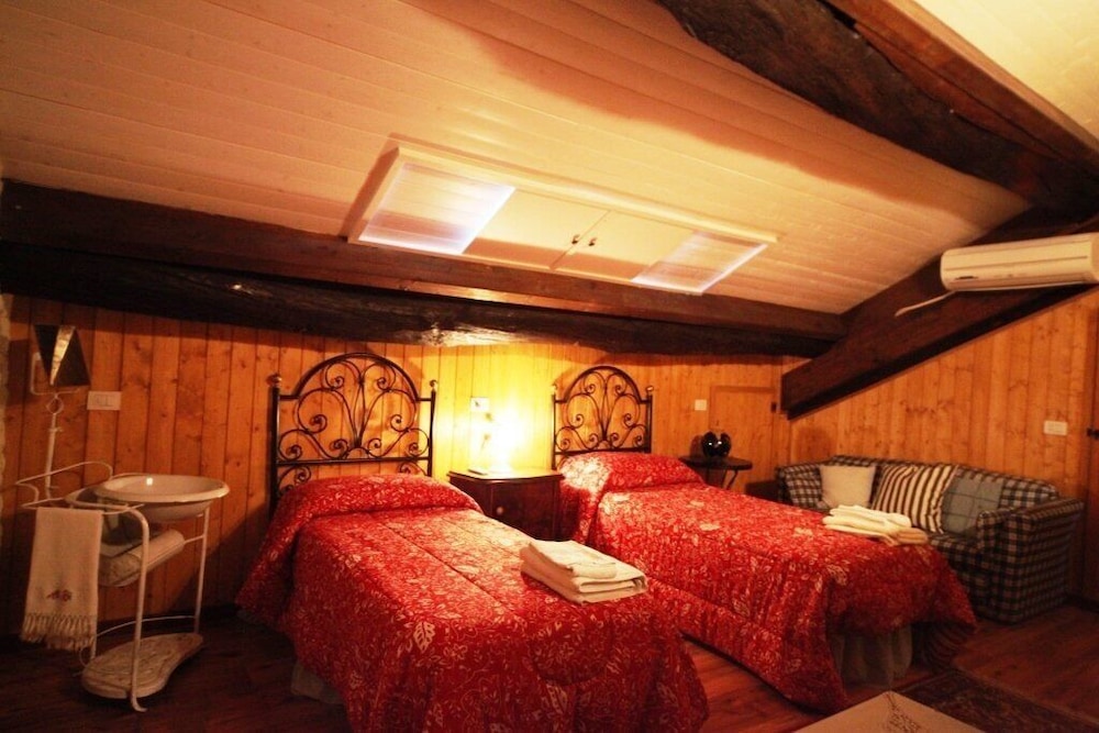 Apartment, 5 Bedrooms, Patio