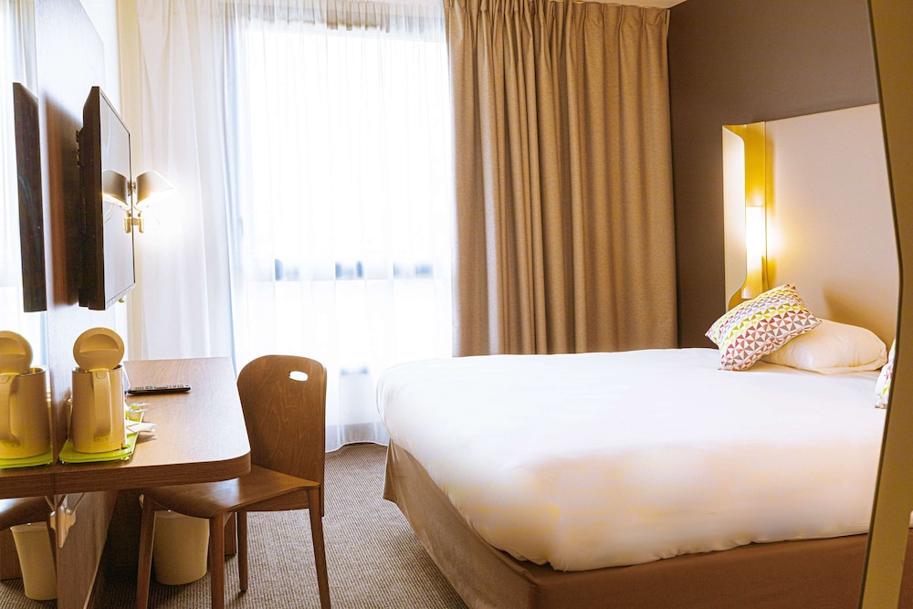 Standard Room, 1 Double Bed - Photo 12