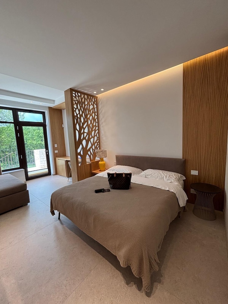 Standard Double Room, Garden View
