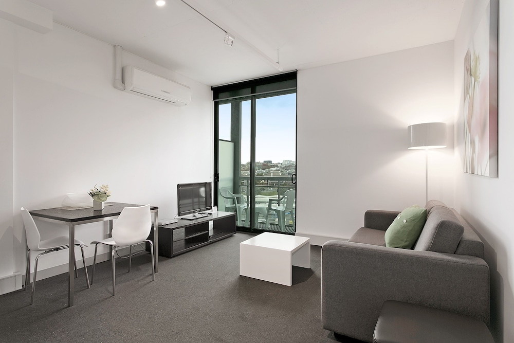 One Bedroom Apartment