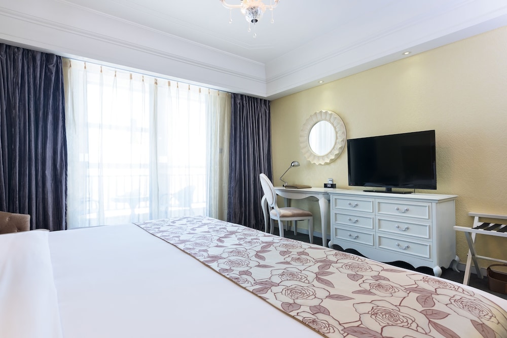 Deluxe Room, 1 King Bed