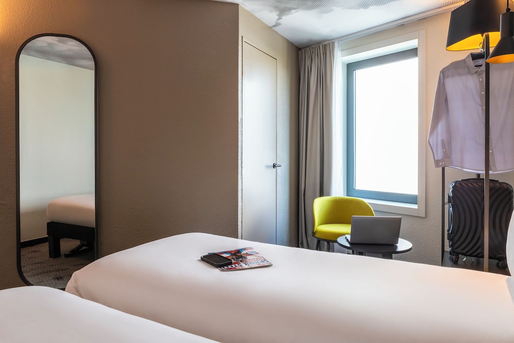 Standard Room, 2 Twin Beds - Photo 5