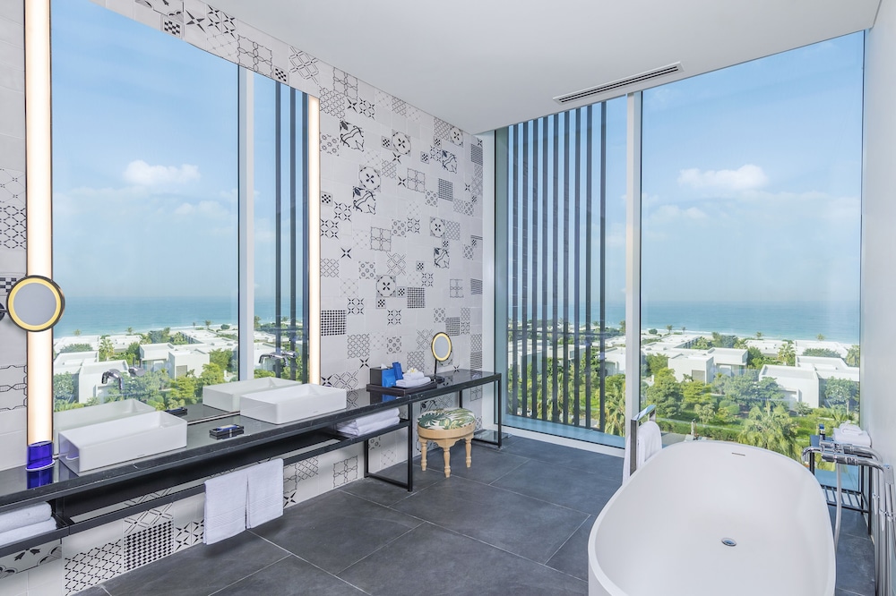 Kohinoor Ocean View Suite With Private Terrace