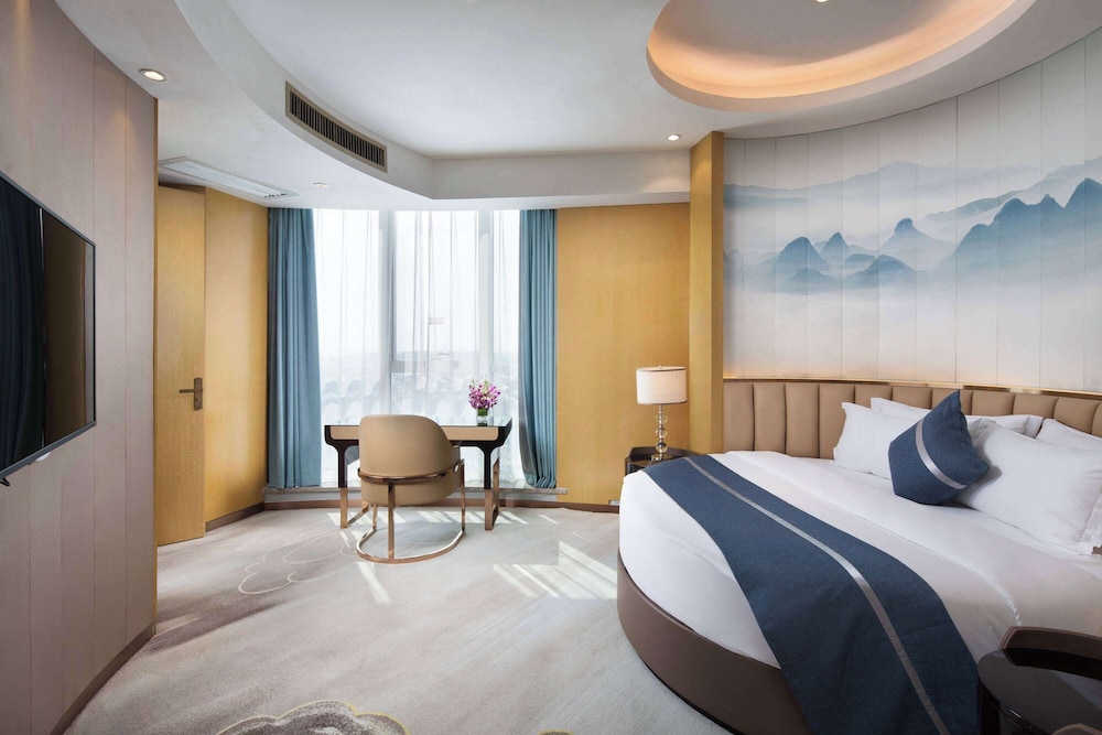 Suite, Multiple Beds, Smoking photo 1