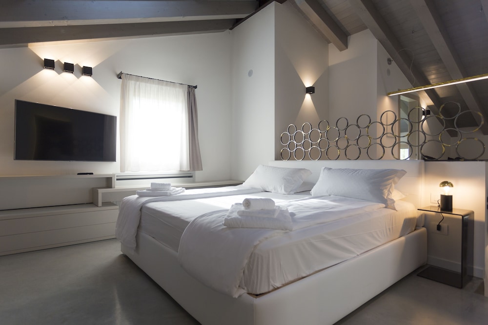 Luxury Studio Suite photo 2
