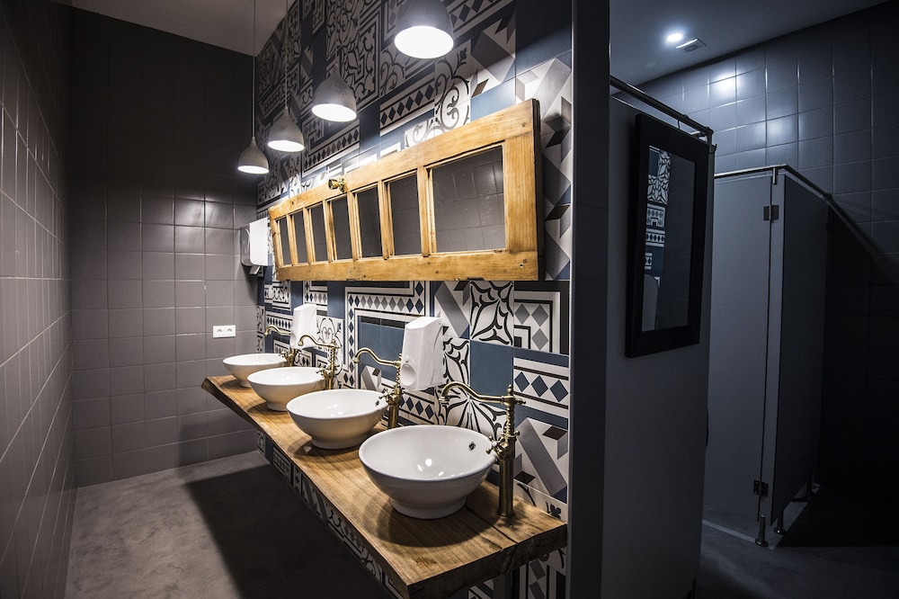 Shared Dormitory, Shared Bathroom (10 Beds) photo 3
