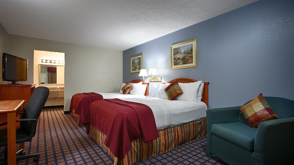 Standard Room, 2 Double Beds, Smoking, Refrigerator & Microwave - Photo 1