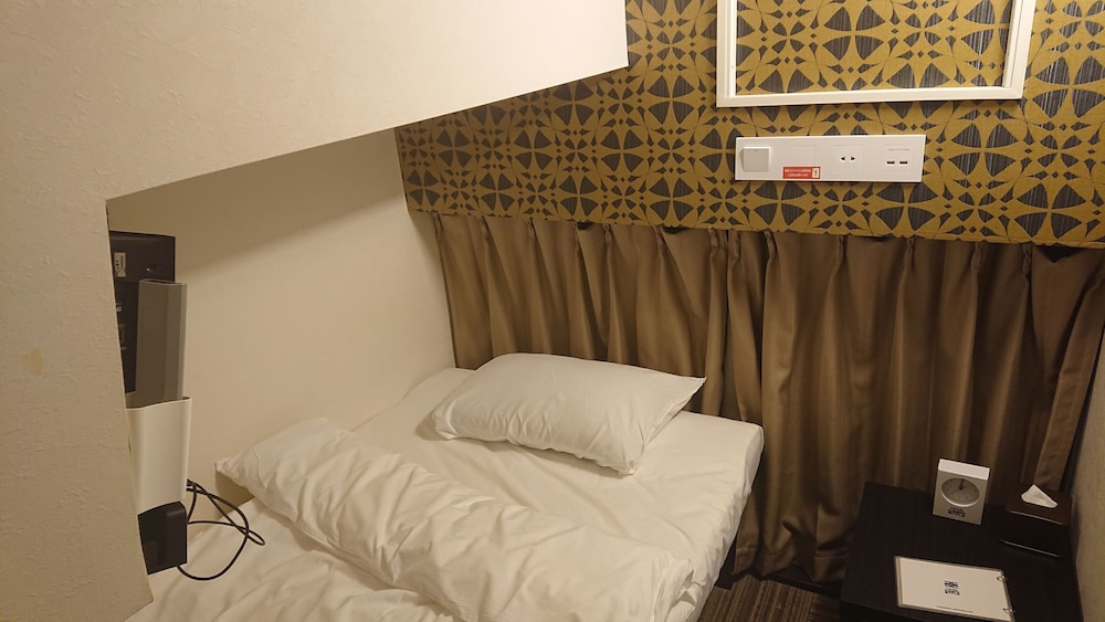 Lower Cabin Room, Men Only photo 2