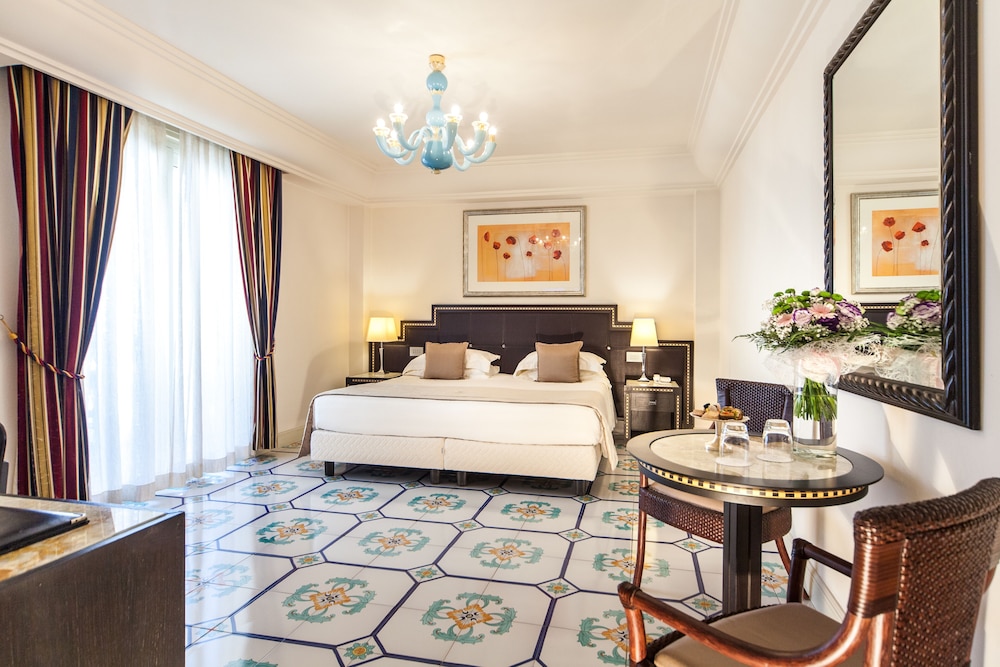Deluxe Room, Sea View - Photo 3