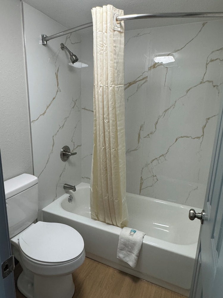 Basic Single Room, Non Smoking photo 3