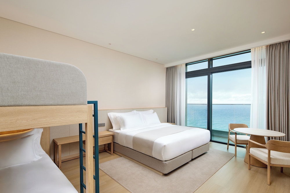 [30Hour Stay & 2 Breakfast] Deluxe Bunker Ocean (Mon-Thu Check-in, Peak Season Excluded)