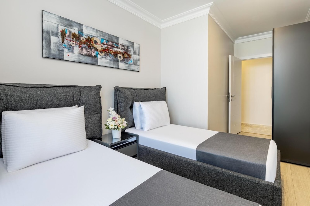 Apartment, 3 Bedrooms, City View, Corner photo 3