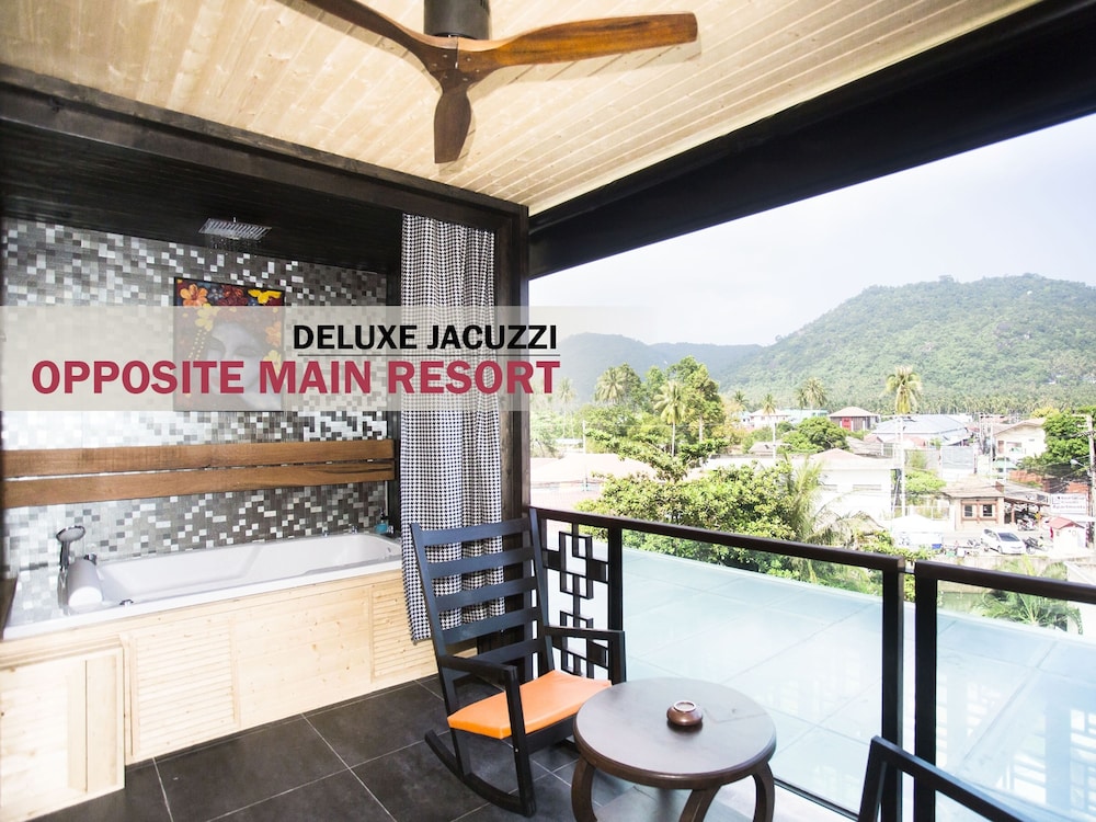Deluxe Jacuzzi Suite Opposite Main Resort - Photo 5