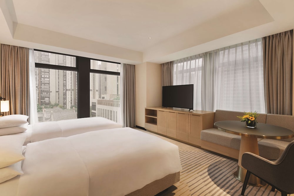 Suite Two Twin Beds-with sofa bed photo 1