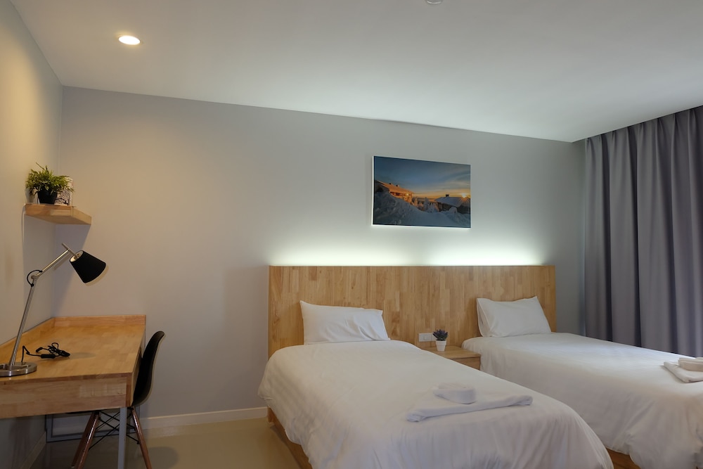 Standard Room, 2 Twin Beds photo 2