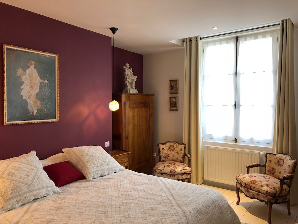 Deluxe Double Room (La Chambre Rose)