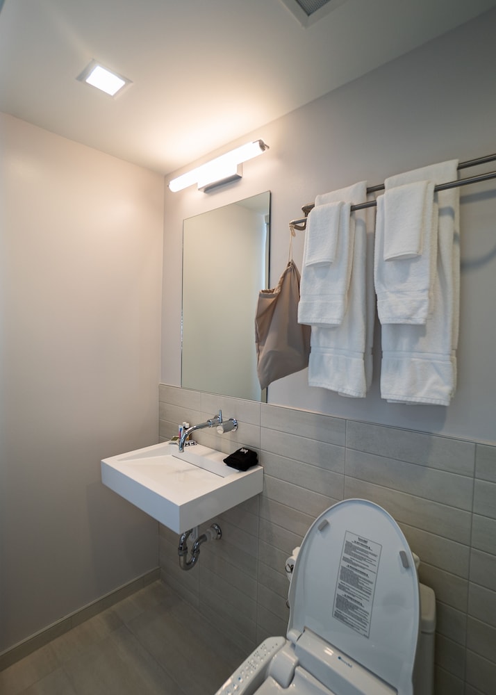 The Smallest Room In Dallas - Photo 3