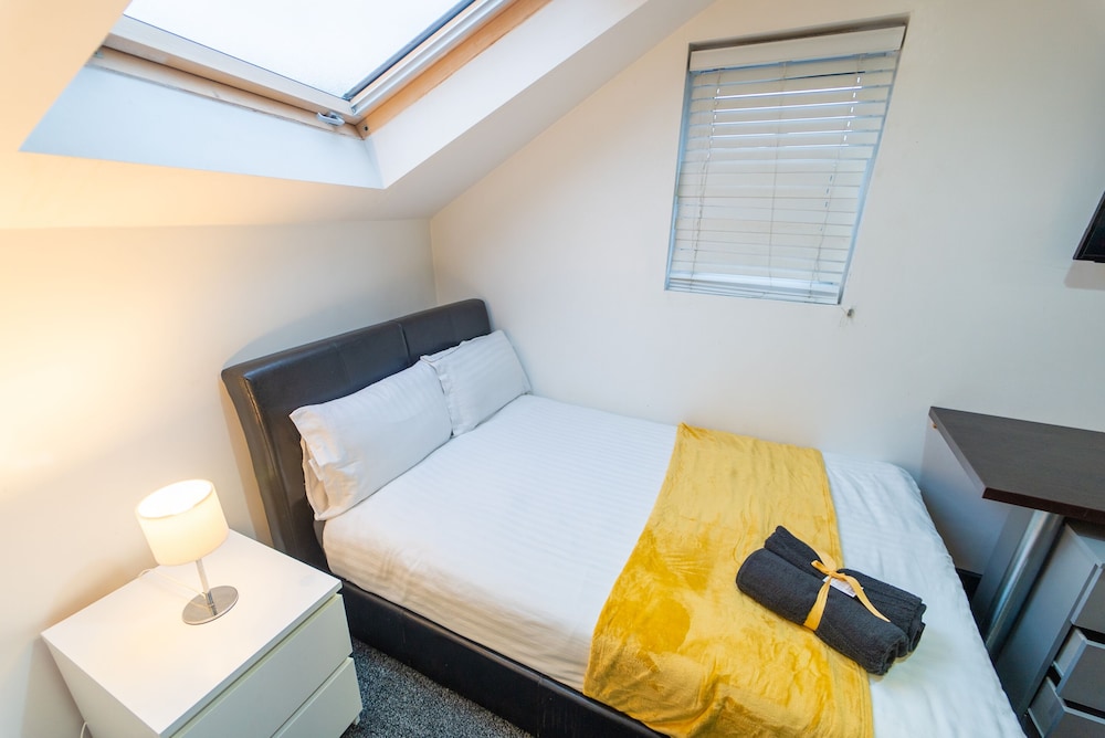 Standard Studio, Ensuite (Studio 10) - Photo 13