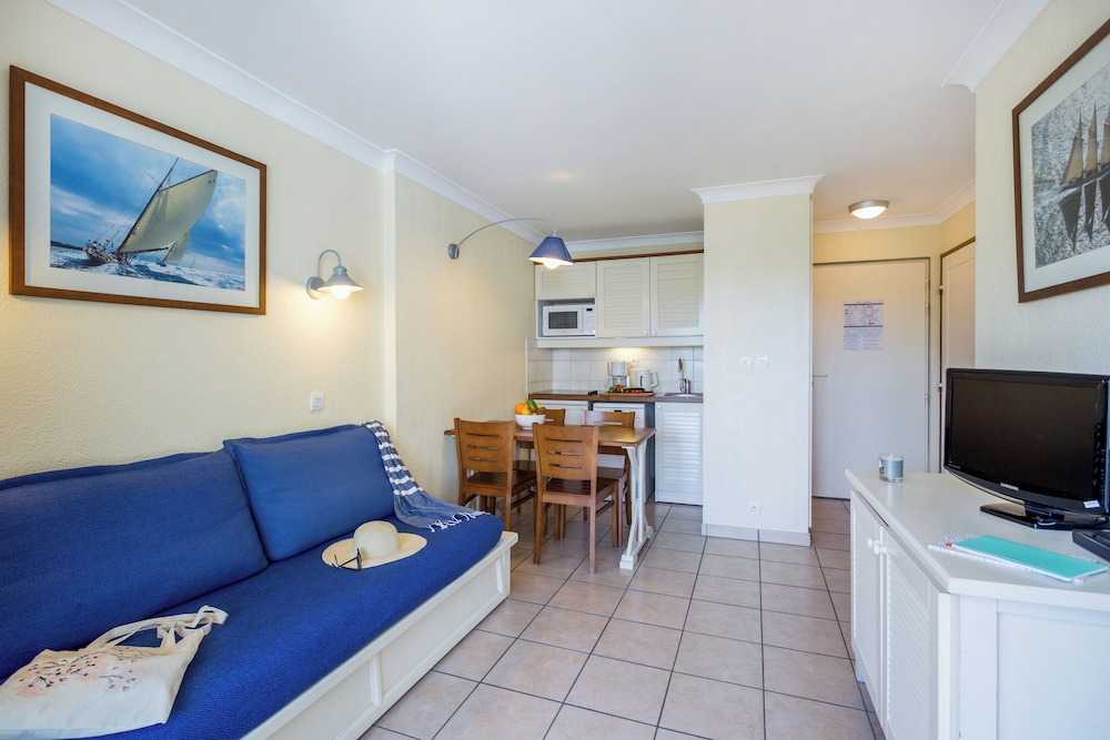 Apartment 4 people - 1 bedroom - Balcony photo 3