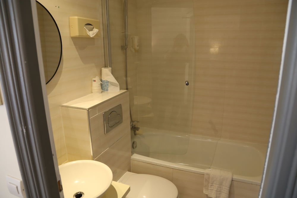 Double Room - Photo 5