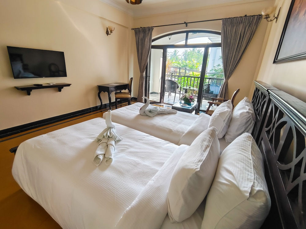 Lily Pond View Room - Photo 4