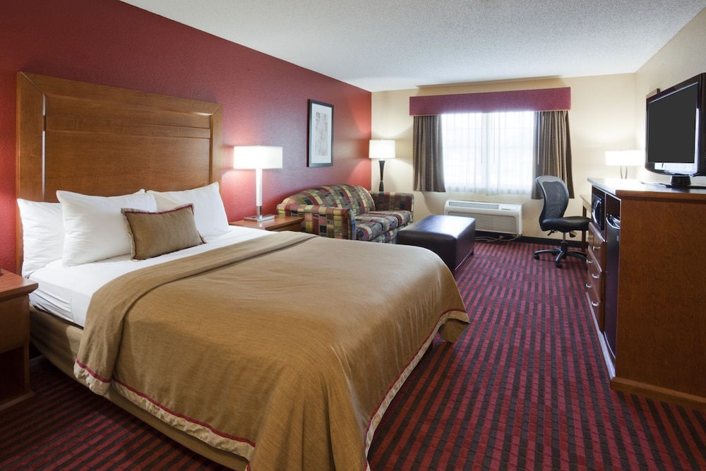 Deluxe Suite, 1 Queen Bed photo 1