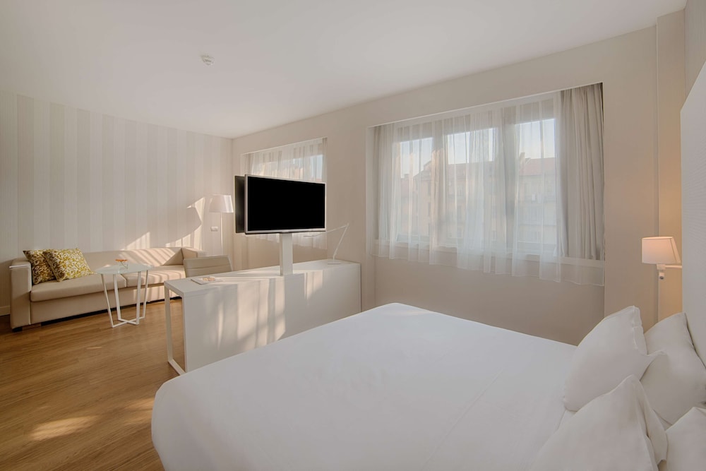 Junior Suite (Extra Bed 2 adults + 2 children) - Photo 3