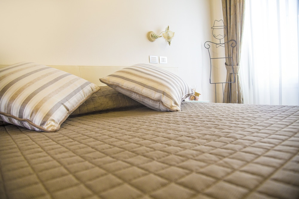 Double Room, 1 Bedroom, Kitchenette, Tower photo 3