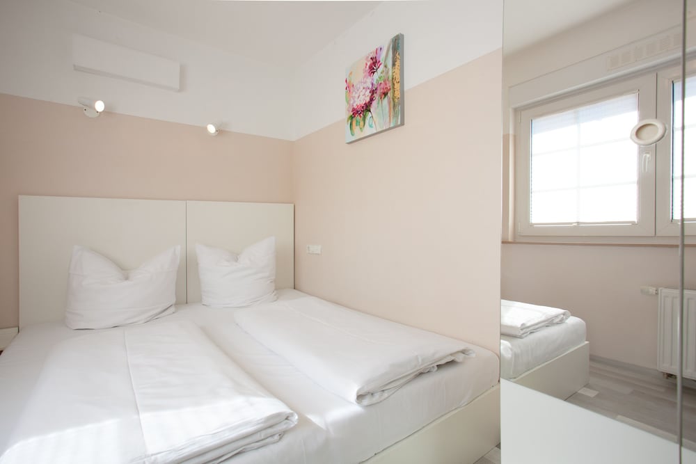 Economy Twin Room photo 2
