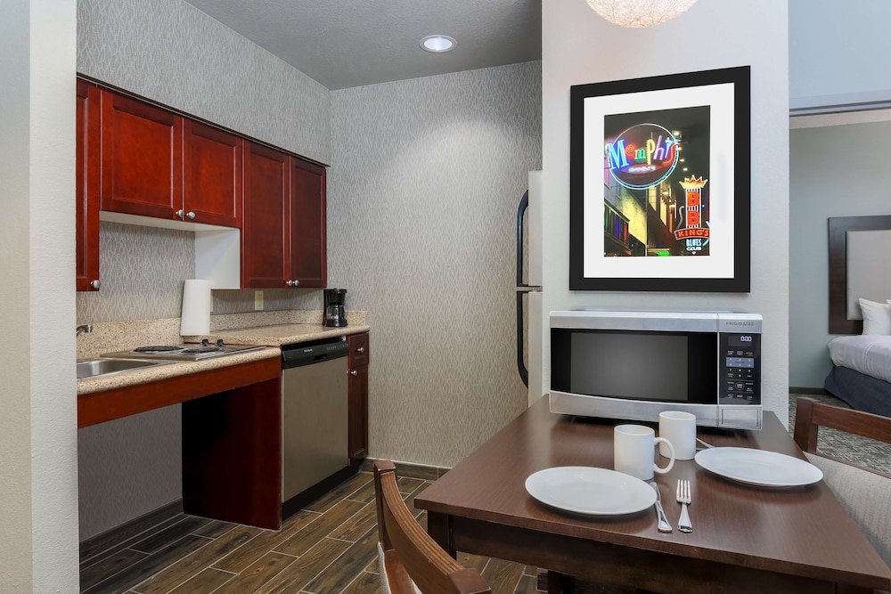 Studio, 1 King Bed, Accessible, Bathtub - Photo 3