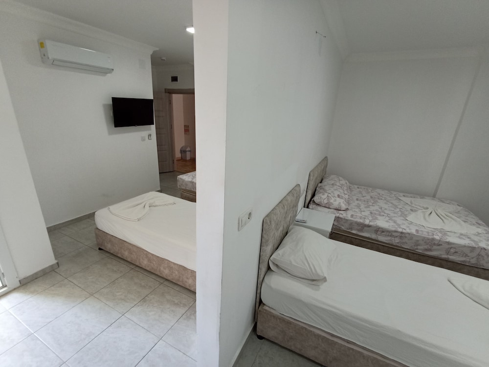 Standard Twin Room photo 3