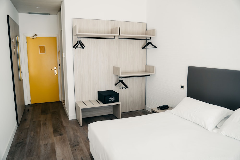 Classic Double Room, 1 Double Bed, Sea View photo 3