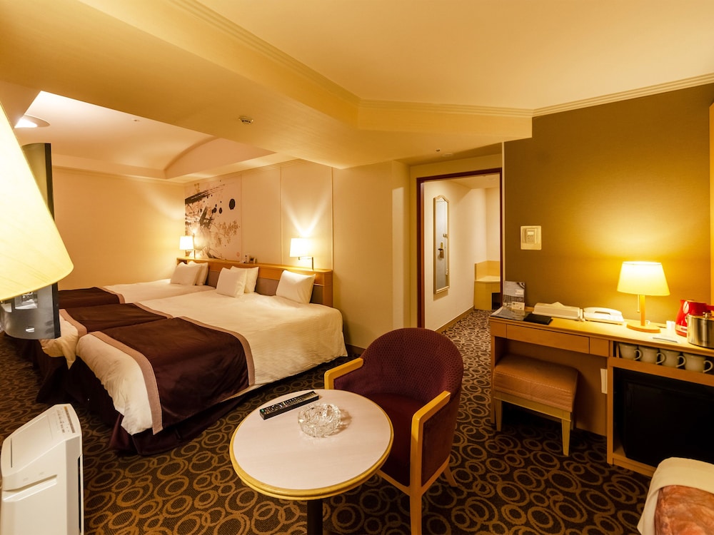 Deluxe Twin Room, Smoking (High Floor)