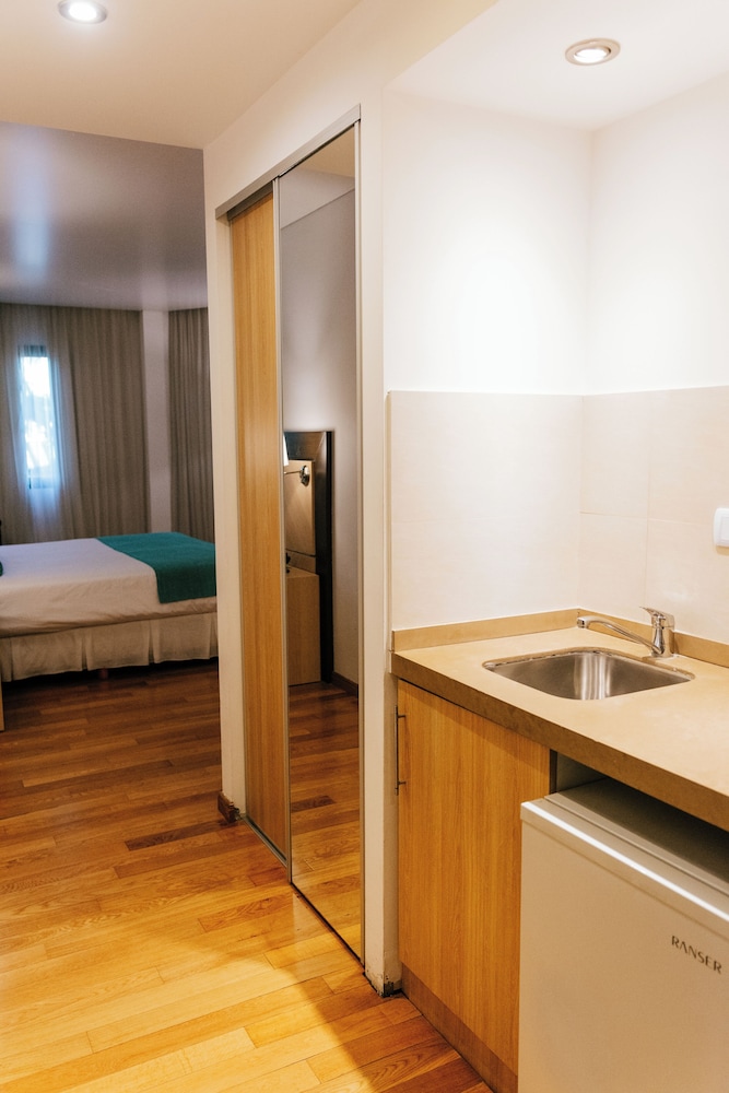 Executive Room - Photo 7