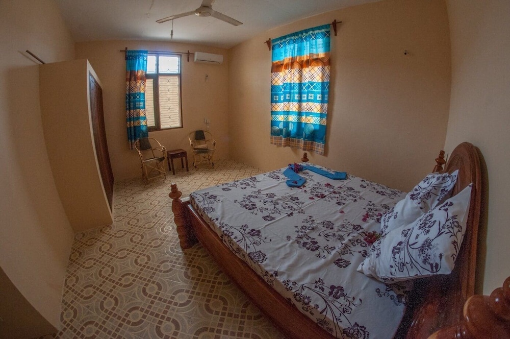 Double Or Twin Room, Shared Bathroom