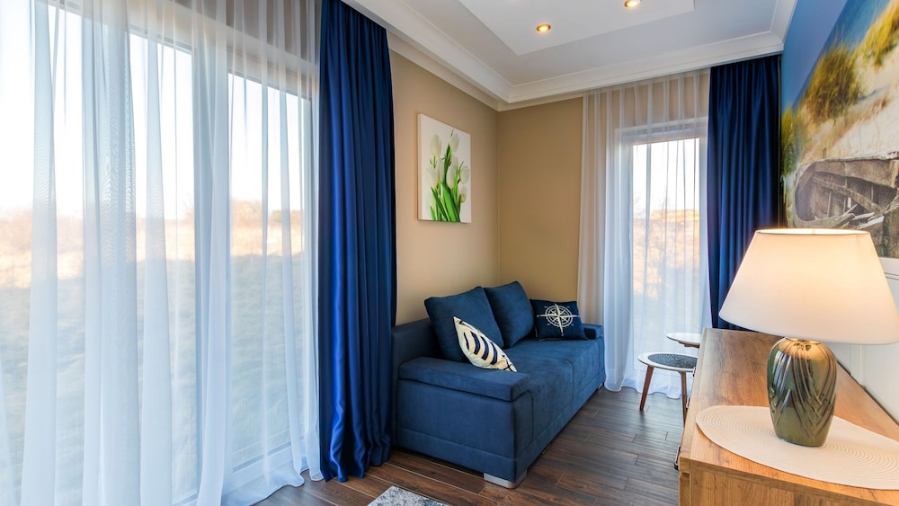 Apartment (16A) photo 3