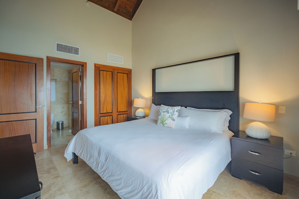 Family Room, 2 Bedrooms