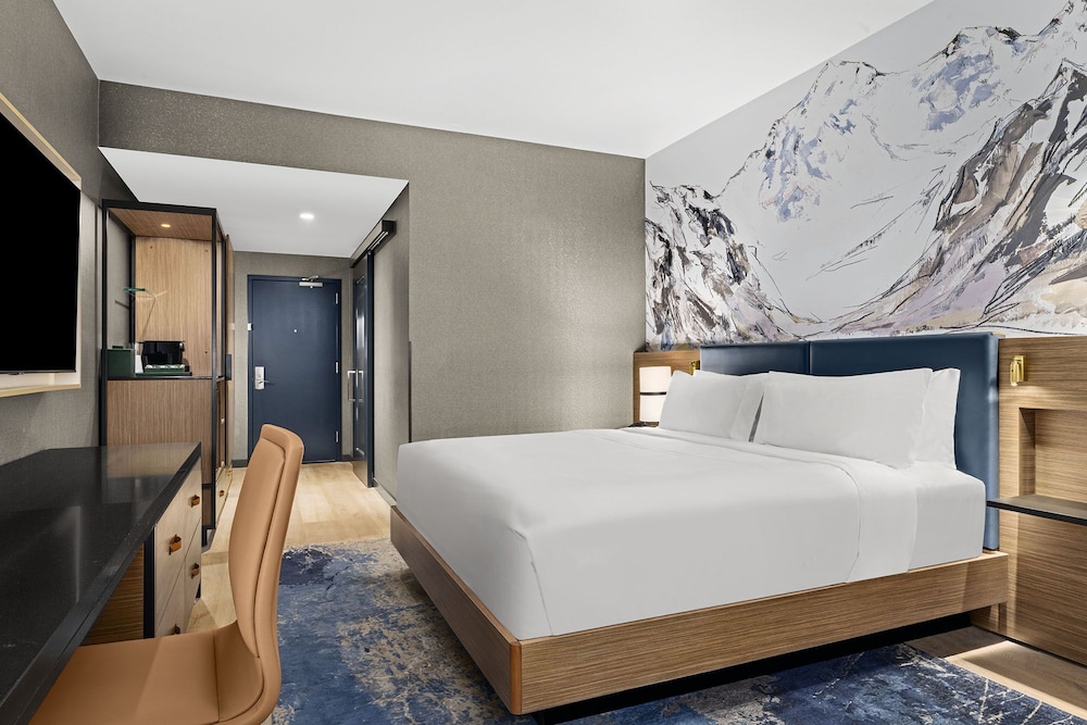 Premium Room, 1 King Bed (Waterfont View) - Photo 4