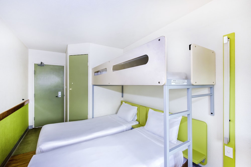 Standard Room, Multiple Beds photo 2