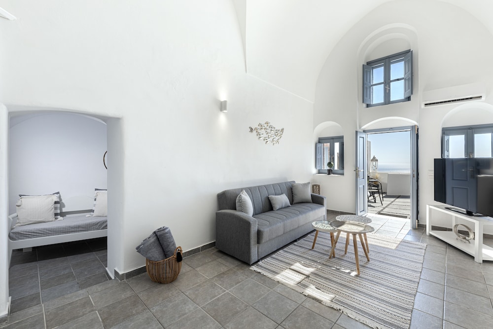 Two-Bedroom House with Caldera View - Photo 19