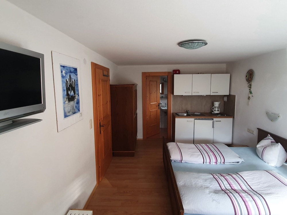 Apartment photo 2