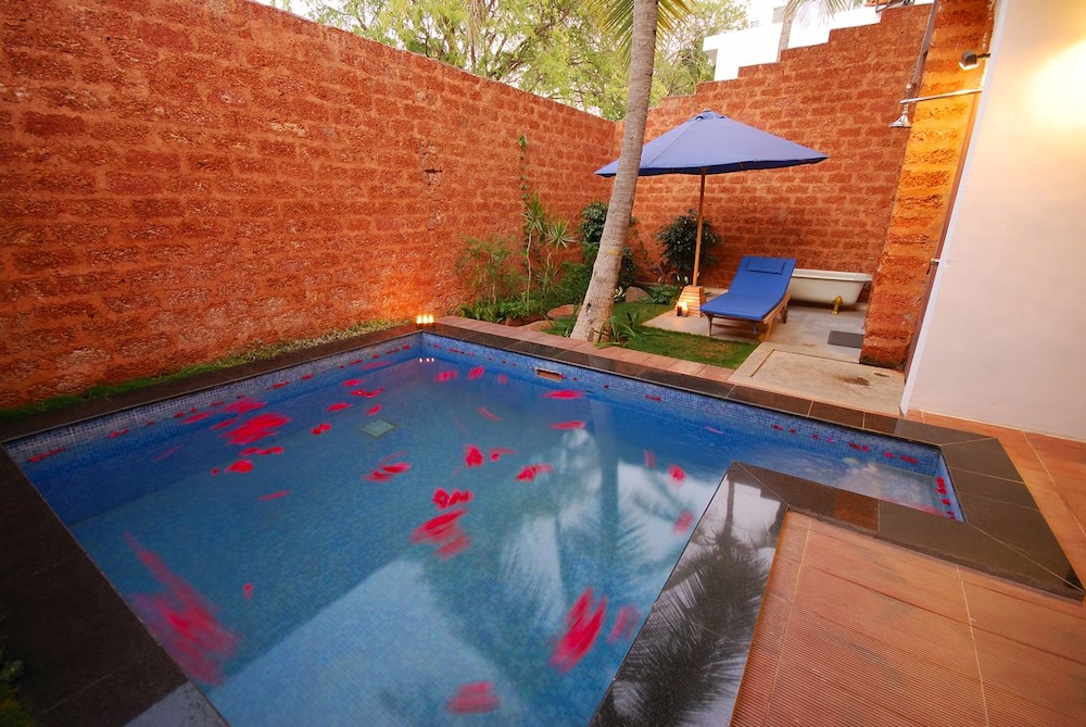Villa - Photo 2