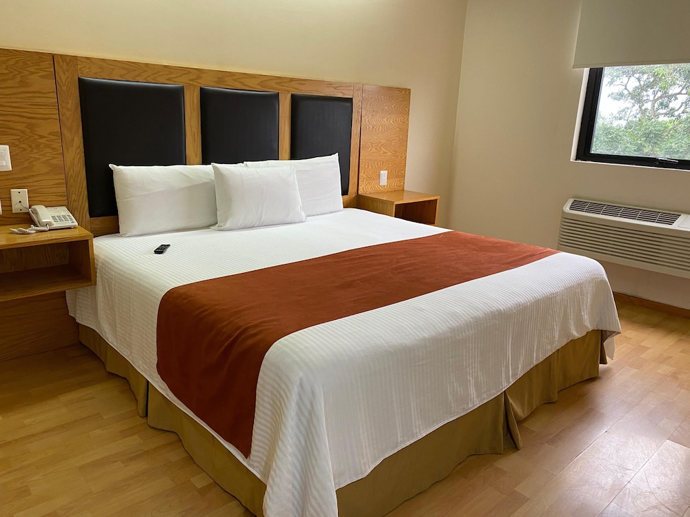 Standard Room, 1 King Bed photo 1