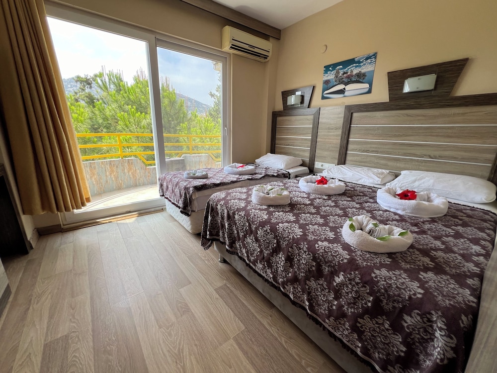 Standard Double or Twin Room, 1 Bedroom, Partial Sea View photo 1