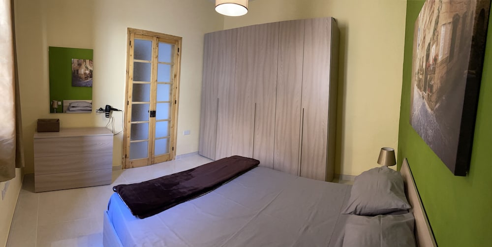 Apartment photo 2