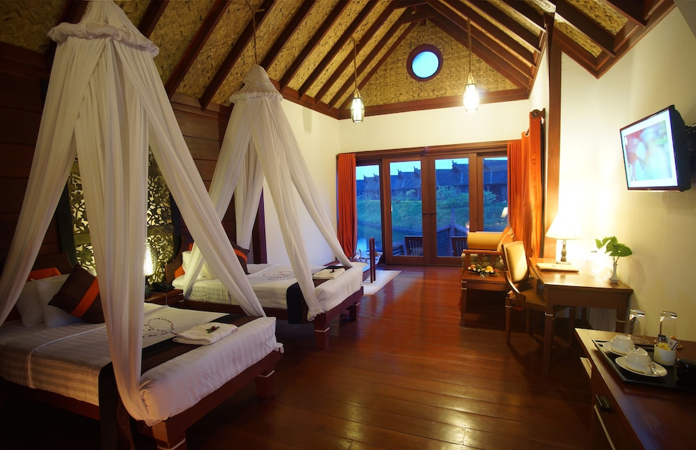 Floating Cottage photo 1