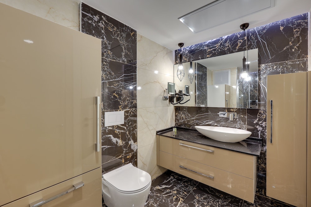 Deluxe Suite photo 2