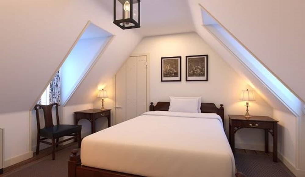 Classic House, 1 Queen Bed with Sofa bed, Fireplace, Garden View