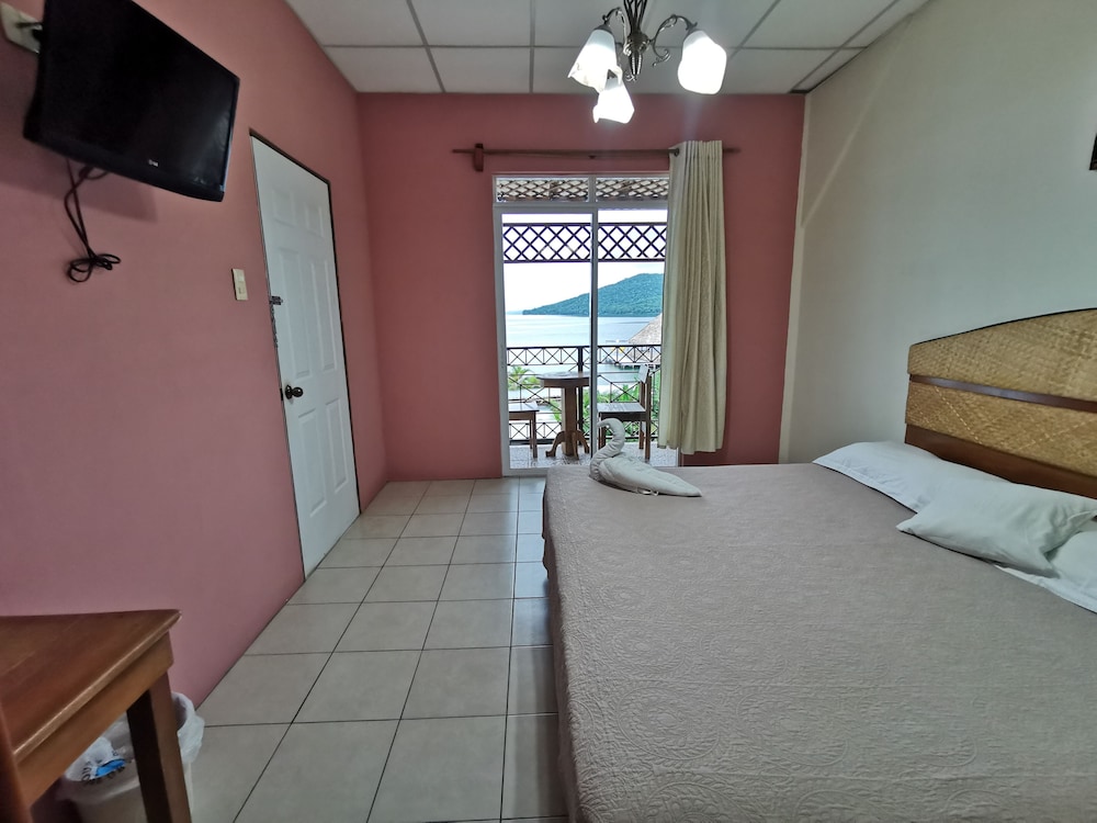 Deluxe Suite photo 2