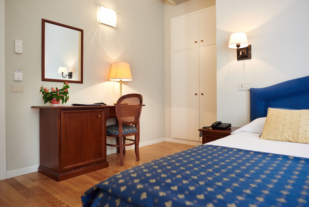 Double Room Single Use - Photo 7